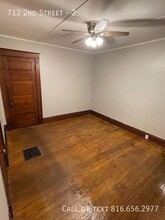 713 2nd St-Unit -2 in Platte City, MO - Foto de edificio - Building Photo