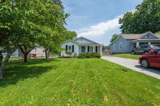 property at 1306 E Chilhowie Ave