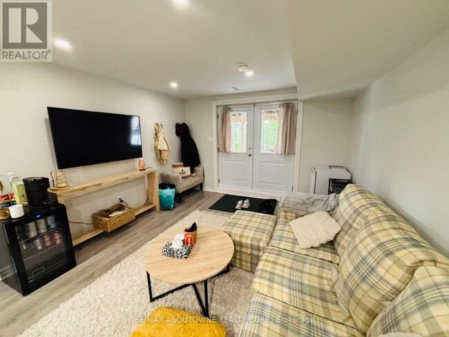 84 Doyle Dr in Guelph, ON - Building Photo - Building Photo