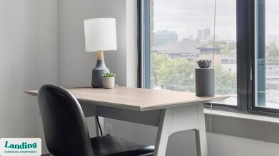 930 Howell Mill Rd NW in Atlanta, GA - Foto de edificio - Building Photo