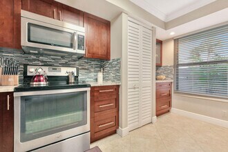 6662 Boca Del Mar Dr in Boca Raton, FL - Building Photo - Building Photo