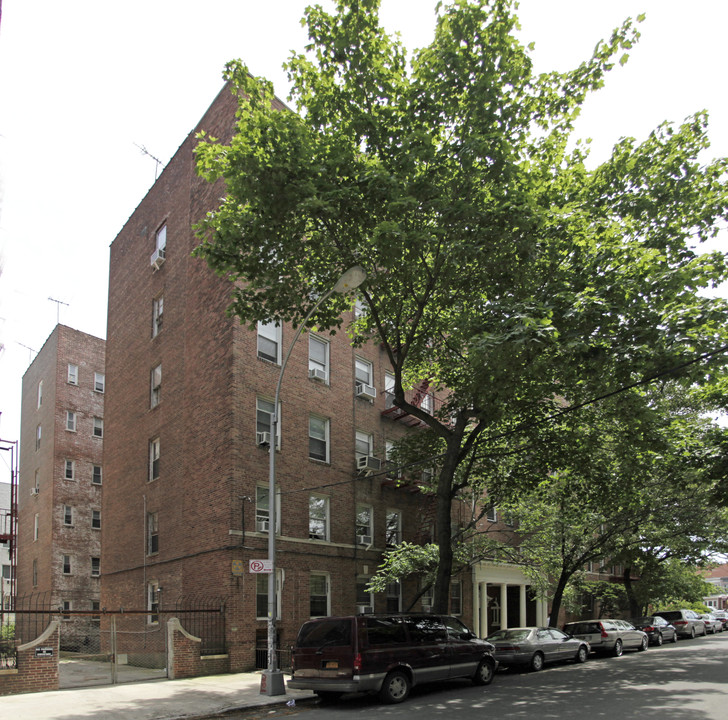 1585 E 14th St in Brooklyn, NY - Building Photo