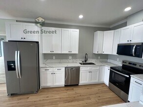 2410 Albatross St in San Diego, CA - Building Photo - Building Photo