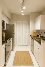 1919 Van Buren St, Unit 601A in Hollywood, FL - Foto de edificio - Building Photo