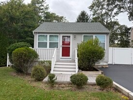 5 Star Rd in Rocky Point, NY - Building Photo