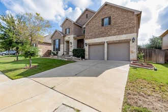 204 Lady Bird Ln in Georgetown, TX - Building Photo - Building Photo