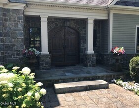 106 Greenfield Ave in Saratoga Springs, NY - Building Photo - Building Photo