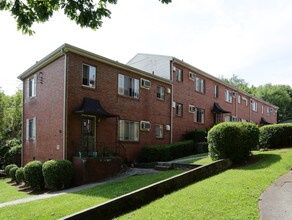 Greenwood Apartments in Atlanta, GA - Foto de edificio - Building Photo