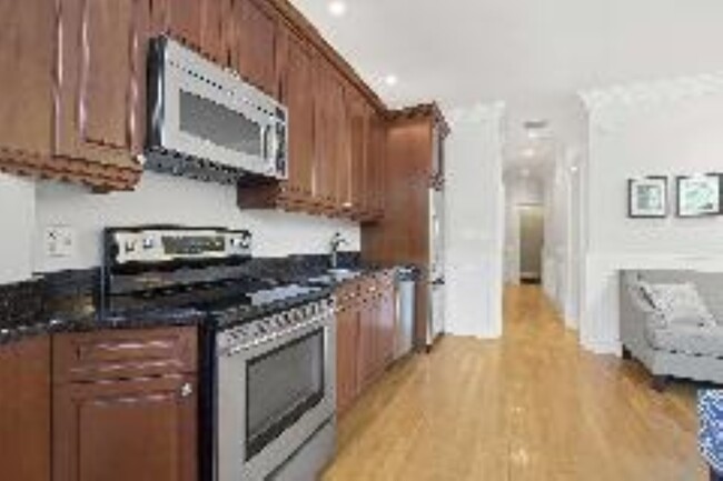 244 Beacon St, Unit 1B in Boston, MA - Building Photo - Building Photo