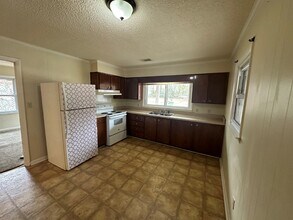 605 Azalea St in Hinesville, GA - Building Photo - Building Photo