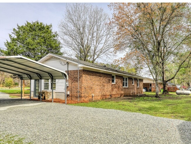 469 Sanders Ln in New Bern, NC - Building Photo - Building Photo