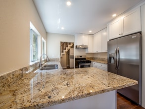 23853 Wildwood Ln in Crestline, CA - Building Photo - Building Photo