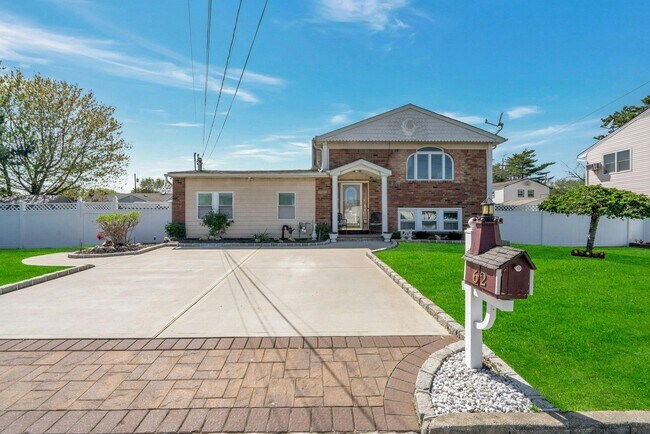 62 Washington St in Farmingdale, NY - Building Photo - Building Photo