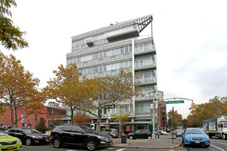 One Vernon Jackson in Long Island City, NY - Building Photo - Building Photo