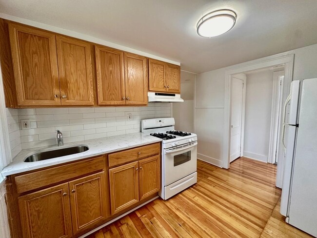 25 Hillview Ave-Unit -2Fl in Yonkers, NY - Building Photo - Building Photo