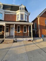 921 W Poplar St in York, PA - Building Photo