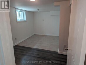 255 Wallace Ave S in Welland, ON - Building Photo - Building Photo