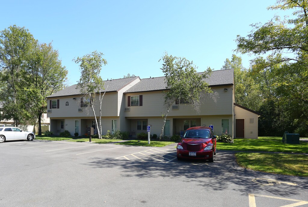 Greenway Apartments in Lysander, NY