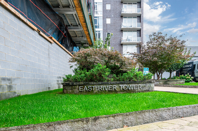 East River Tower in Long Island City, NY - Building Photo - Building Photo