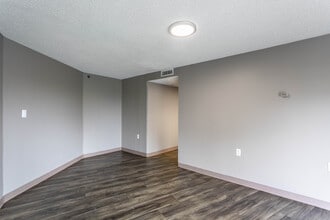 The Latitude Apartments in Columbus, OH - Building Photo - Interior Photo