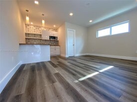1170 NW 58th St in Miami, FL - Building Photo