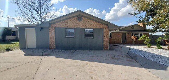 1420 Simmons Rd in Kissimmee, FL - Building Photo - Building Photo