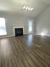 3463 Oak Creek Dr in Clarksville, TN - Building Photo - Building Photo