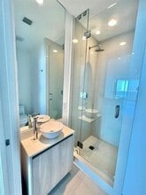 480 NE 31st St, Unit 902 in Miami, FL - Building Photo - Building Photo