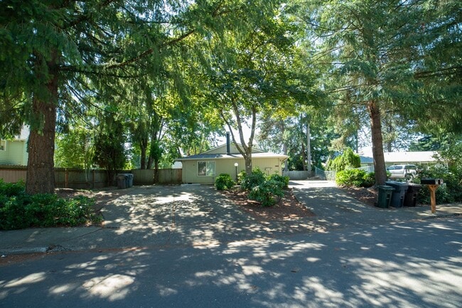 507-509 SE 5th Ave in Canby, OR - Building Photo - Building Photo