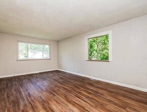 1740 Windemere Dr in Kettering, OH - Building Photo - Building Photo