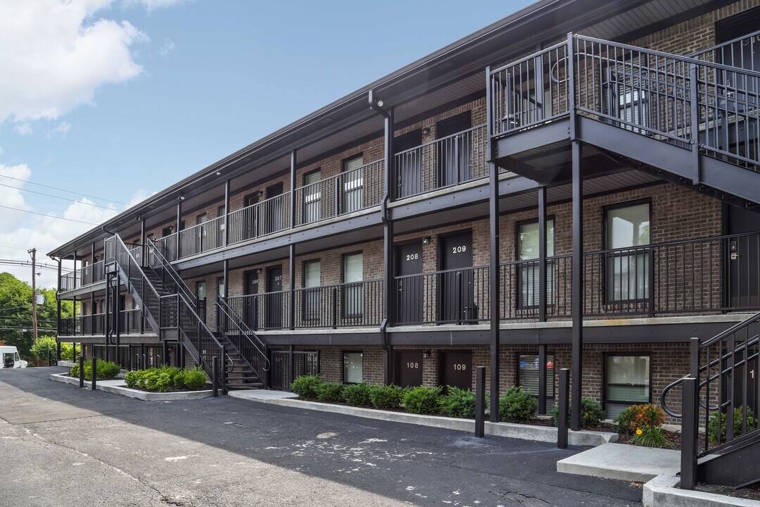 1204 Bardstown Rd in Louisville, KY - Building Photo