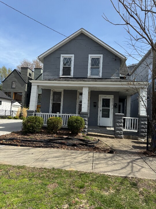 2471 Tremont Ave in Cleveland, OH - Building Photo