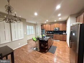 43225 Highgrove Terrace in Broadlands, VA - Foto de edificio - Building Photo