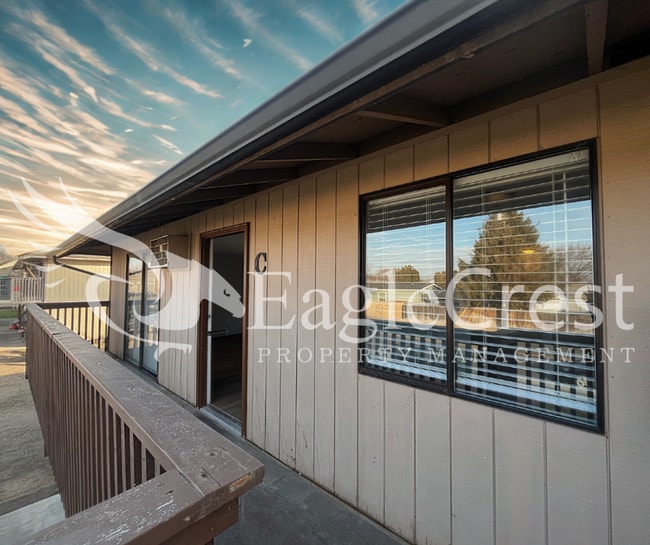 320NEC in College Place, WA - Foto de edificio - Building Photo