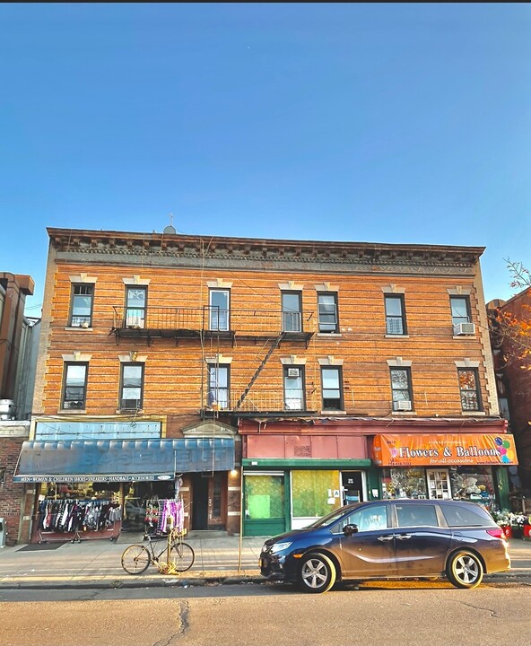 4415 18th Ave in Brooklyn, NY - Building Photo