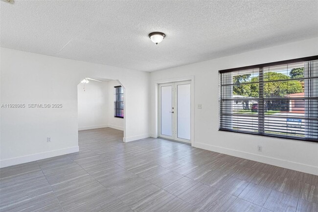 1722 NW 5th St in Miami, FL - Building Photo - Building Photo