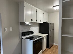 8311 Bridgeport Way SW, Unit 8311 in Lakewood, WA - Building Photo - Building Photo