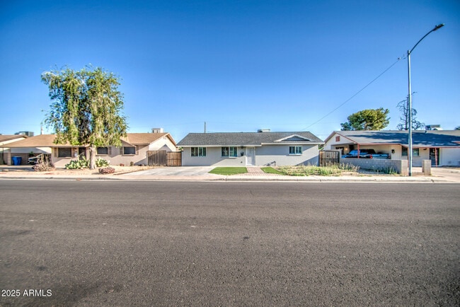3729 W Butler Dr in Phoenix, AZ - Building Photo - Building Photo