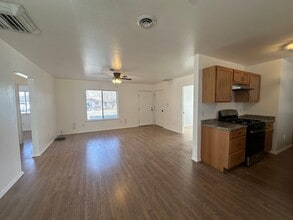 803 Saguaro St in Bloomfield, NM - Building Photo - Building Photo