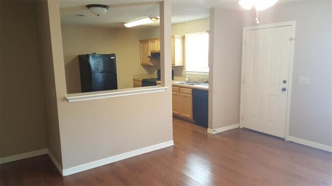 884 W Holly St in Fayetteville, AR - Building Photo - Building Photo