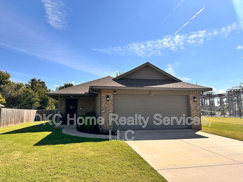 4122 Bonaparte Blvd in Midwest City, OK - Building Photo