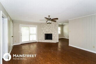 7147 Hillshire Dr in Memphis, TN - Foto de edificio - Building Photo