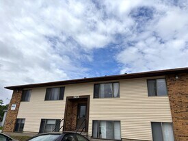 947 Boston Way in Coralville, IA - Building Photo