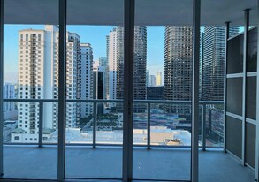 1111 SW 1st Ave, Unit 2621 in Miami, FL - Building Photo