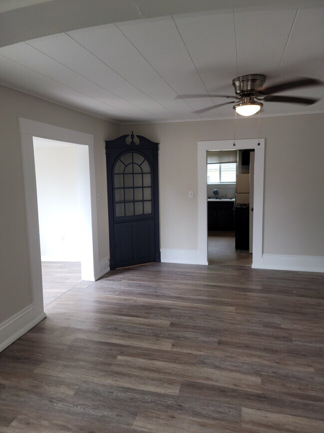 410 Ramsdell St, Unit 410.5 Upstairs in Manistee, MI - Building Photo - Building Photo