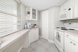 1770 Benjamin Franklin Dr in Sarasota, FL - Building Photo - Building Photo