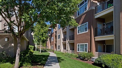 Park Sierra in Dublin, CA - Foto de edificio - Building Photo