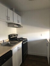 13011 12th Ave SW, Unit 13011-12th Ave. SW. S304 in Burien, WA - Foto de edificio - Building Photo