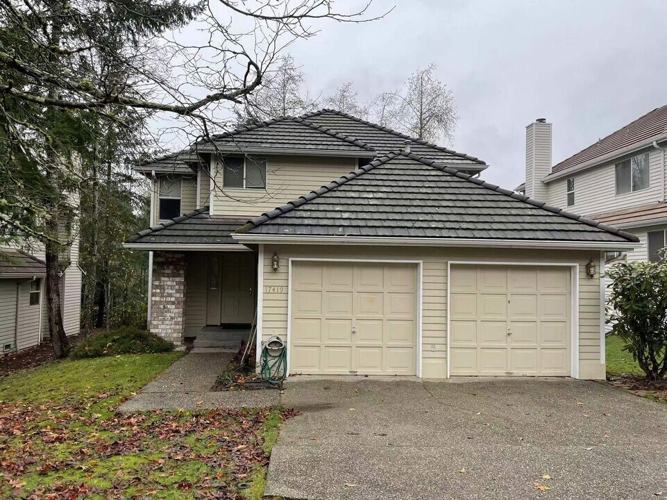 17419 NE 28th St in Redmond, WA - Foto de edificio