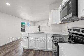 403 N Walnut St in Pittsburg, KS - Building Photo - Building Photo